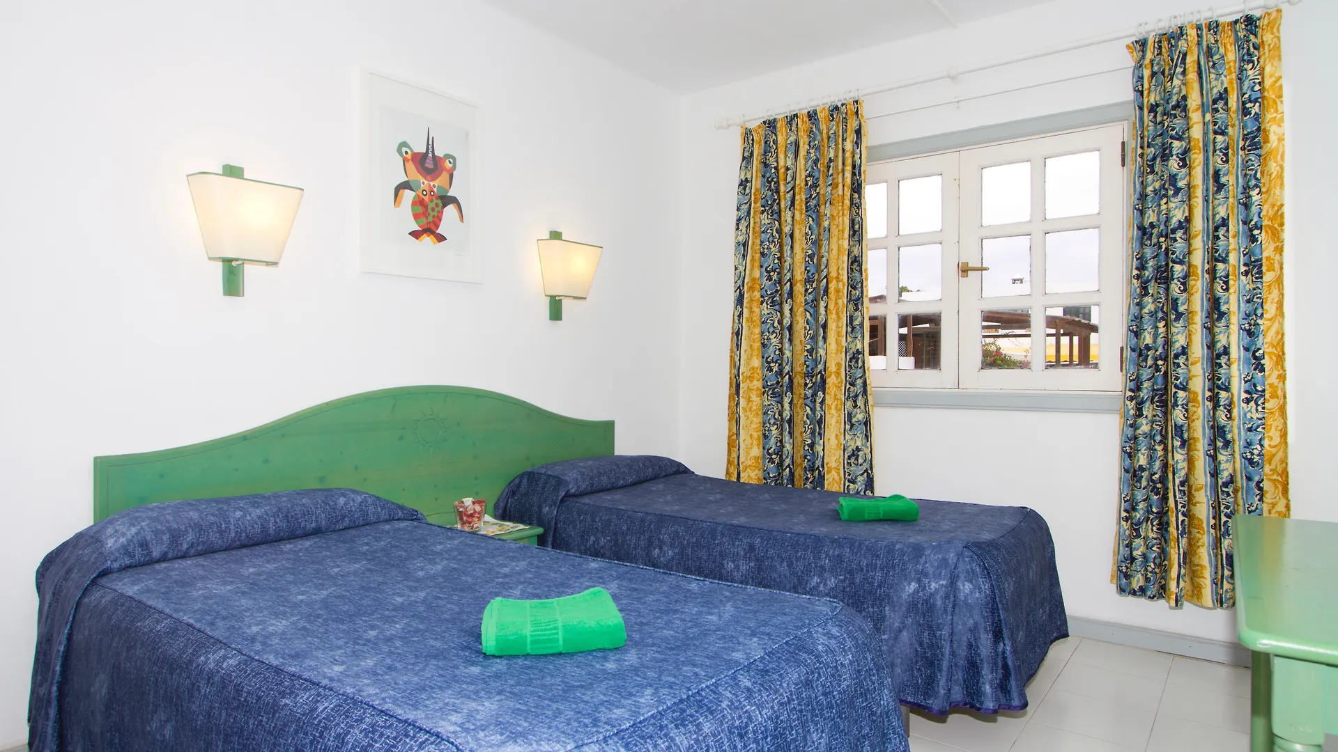 Guinate Club Apartamentos contacts